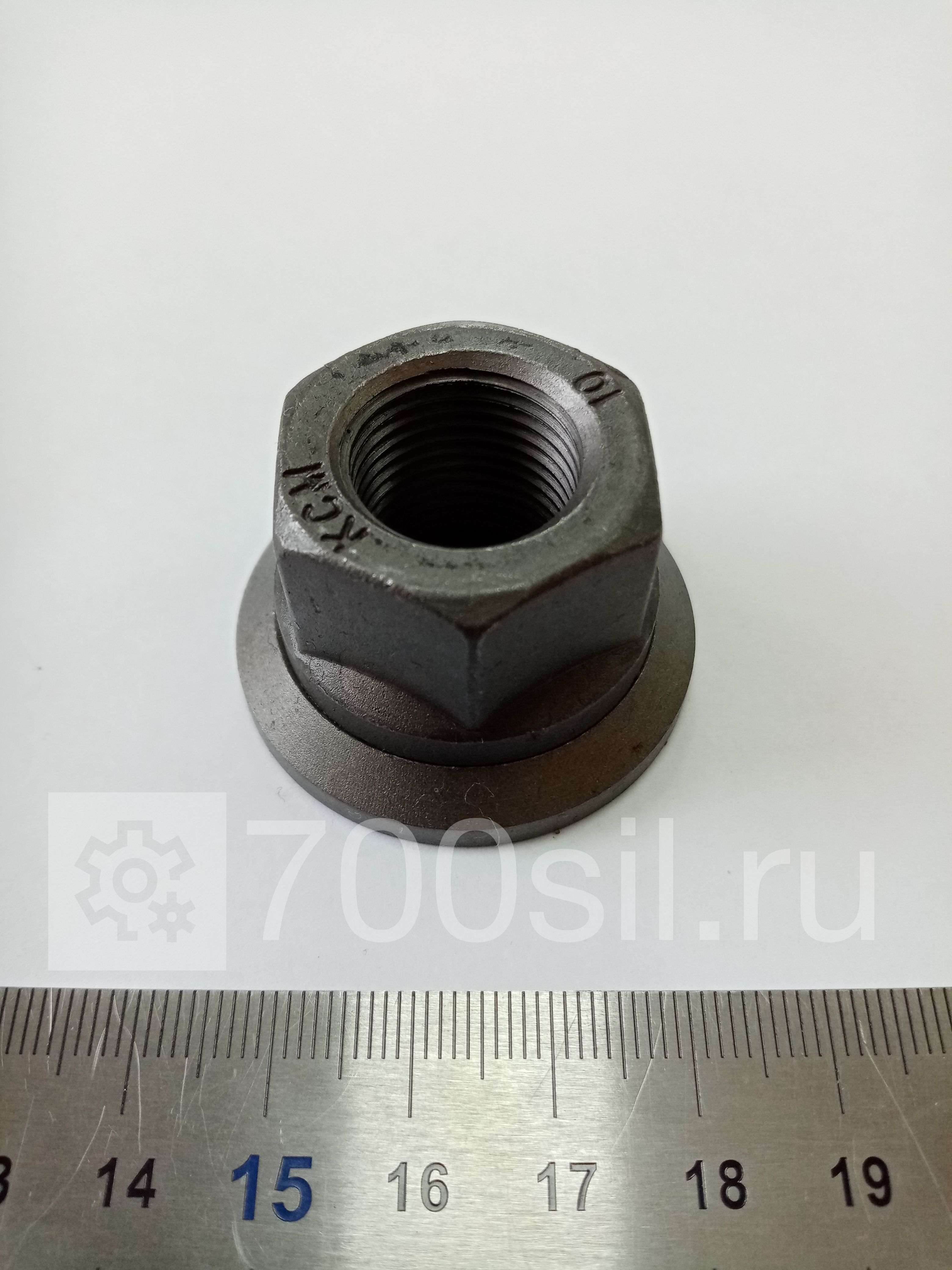 Гайка М18х1,5 колеса Евро (с юбкой) тефлон (Газель,Бычок)
