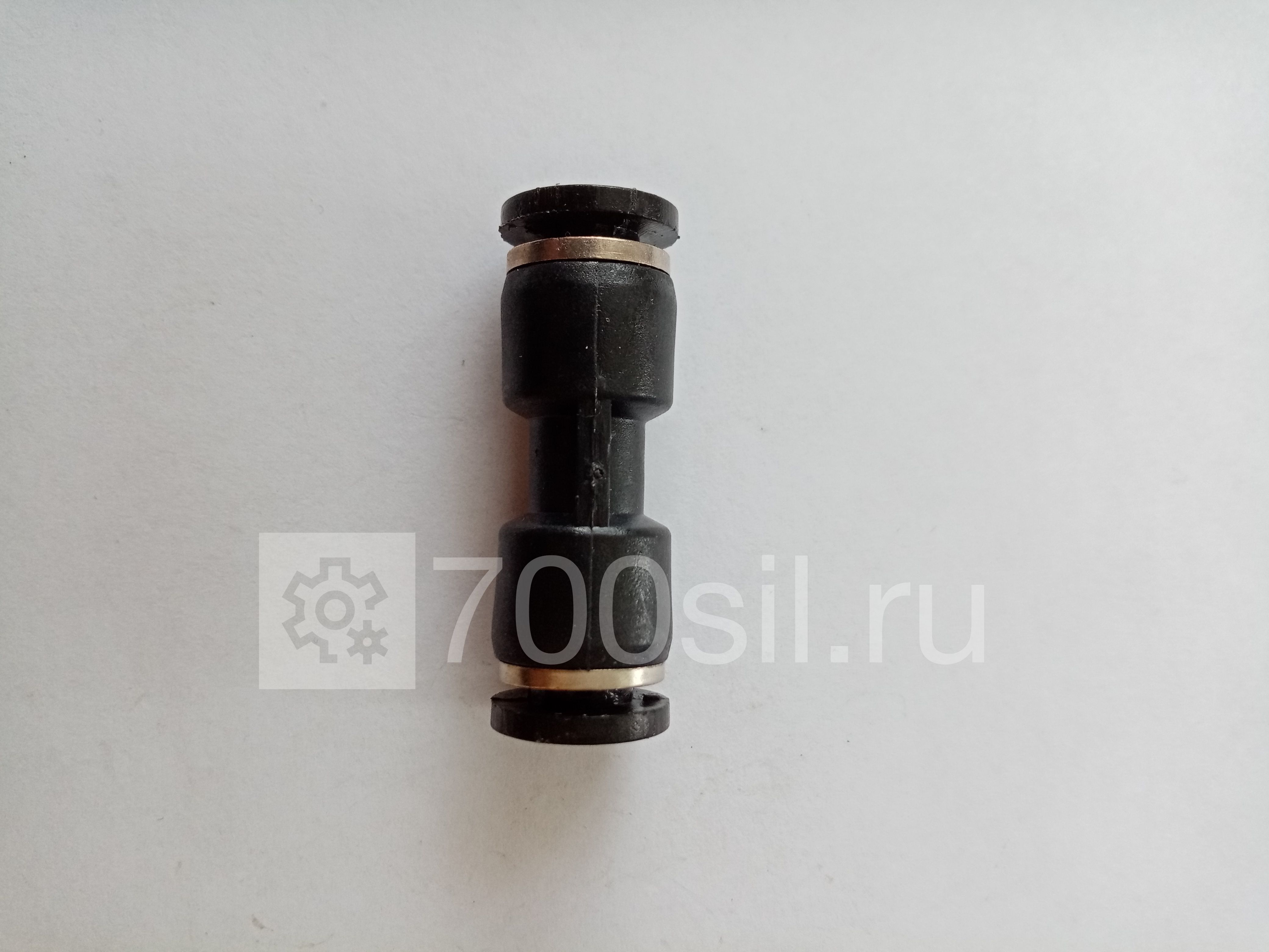 Фитинг прямой с двойным замком D-6 мм